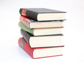 books-441866_640 (1)https://pixabay.com/pl/photos/ksi%C4%85%C5%BCki-edukacja-szko%C5%82a-literatura-441866/